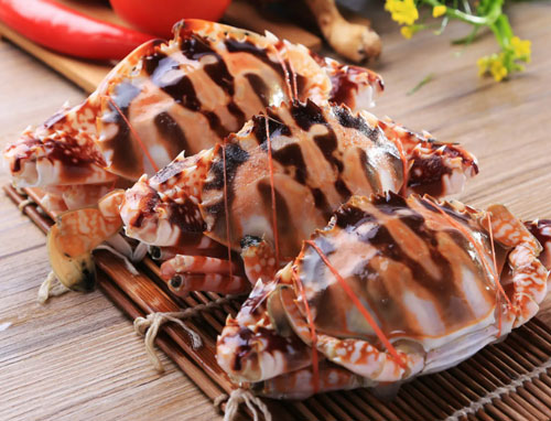 花蟹（Flower Crab）是一种常见的海鲜食材。