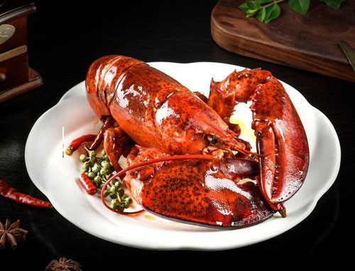 波士顿龙虾是一种美味的海鲜低脂、高蛋白